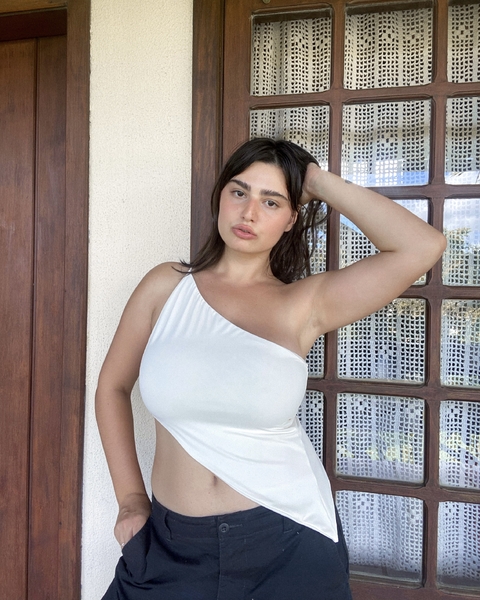 cropped juliana off