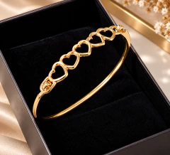 Bracelete Corações