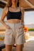 Shorts alfaiataria cintura alta bolso quadrado externo