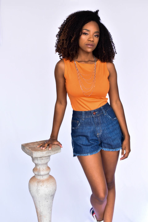 Body feminino básico alça média