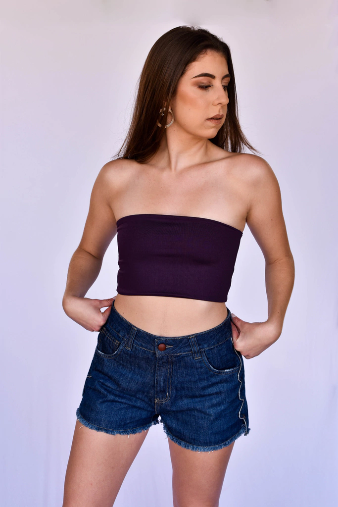 Shorts jeans detalhe lateral