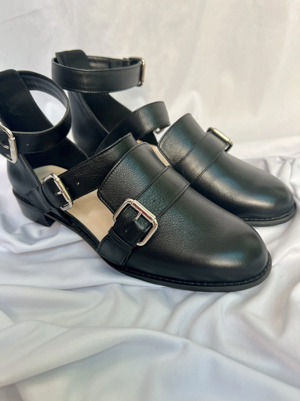 Sapato preto 3 fivelas