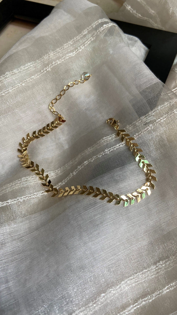 Tornozeleira setas lisa dourada