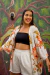 kimono unissex estampado com flores alaranjadas
