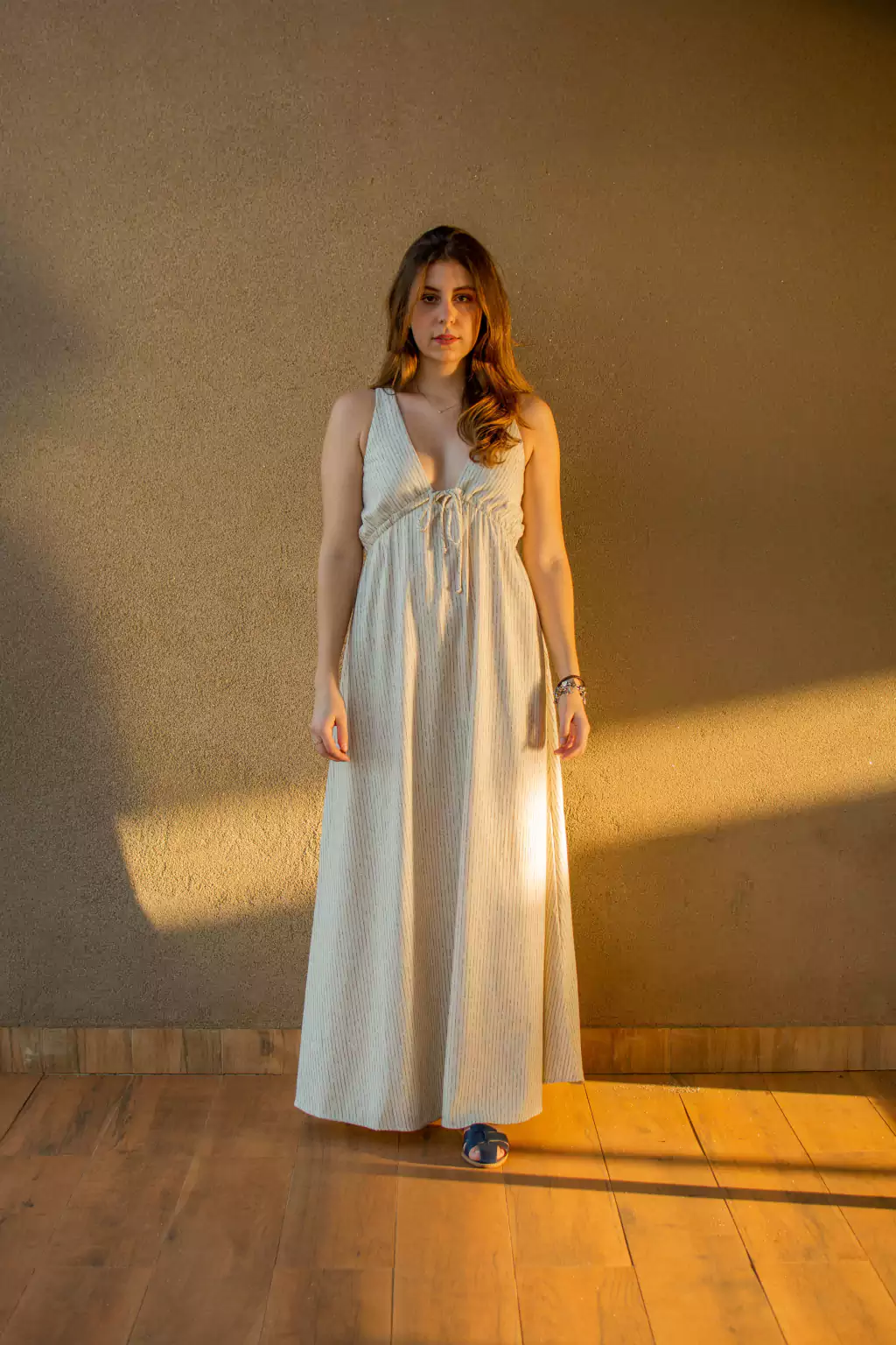 Vestido longo decotado amarração