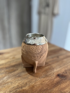 TORPEDO CUERO TRABAJADO Y VIROLA CINCELADA