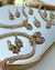 PING002 - PINGENTE FILHOS LUXO ZIRCÔNIA- SEMI JOIAS DOURADO - ZAMAC- LINHA PREMIUM