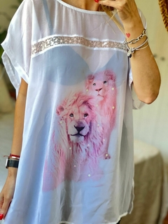 REMERA LAYONS - Andrea Design