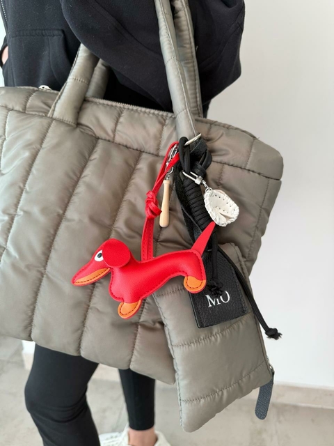 Charm perrito salchicha rojo
