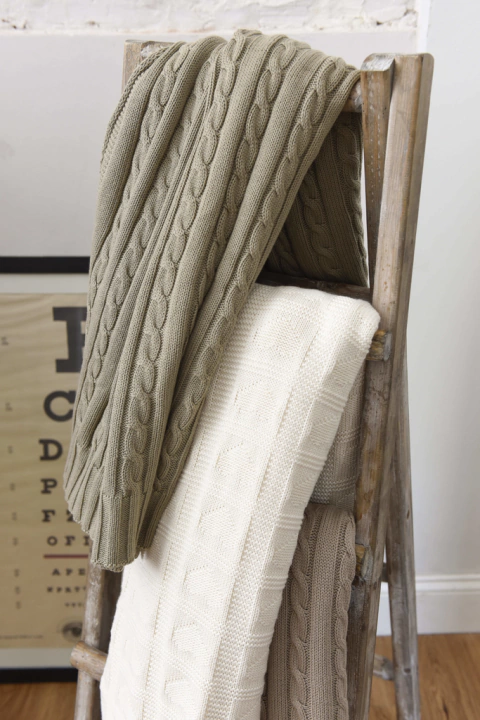 Manta Algodón En 8 y jersey verde seco.