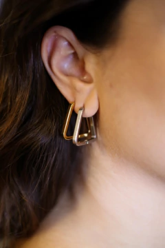 Brinco Triangulo Aço