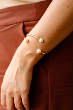 Bracelete três pérolas - ESSA