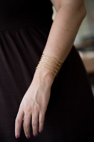 Bracelete linhas minimalistas