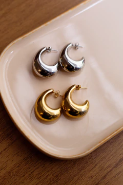 Brinco Curva Bold aço na internet