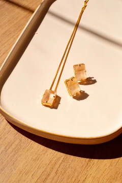 Conjunto de Colar e Brincos dourado com pedra - ESSA