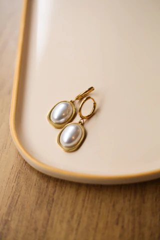 Brinco Argola pingente organico e pérola