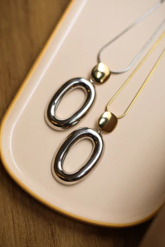 Colar longo pingente bicolor - comprar online