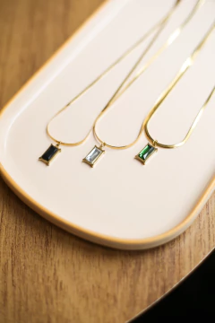 Colar Laminado pingente Moldura Dourado