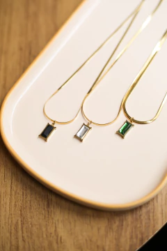 Colar Laminado pingente Moldura Dourado - comprar online