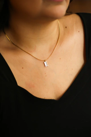 Colar Laminado pingente Moldura Dourado - loja online