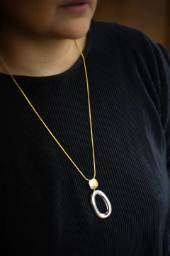 Colar longo pingente bicolor - loja online