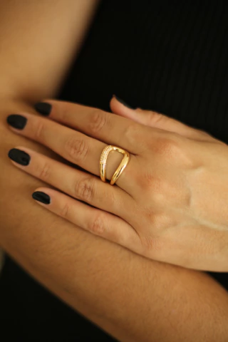 Anel Arco detalhe zirconia na internet