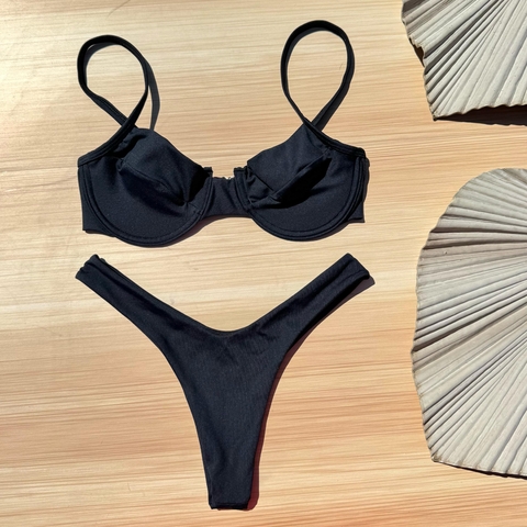 Biquíni Meia-Taça Mari/Asa Delta Preto - comprar online