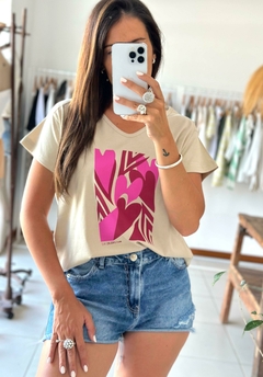 Remera EMILIA - Corazones en internet