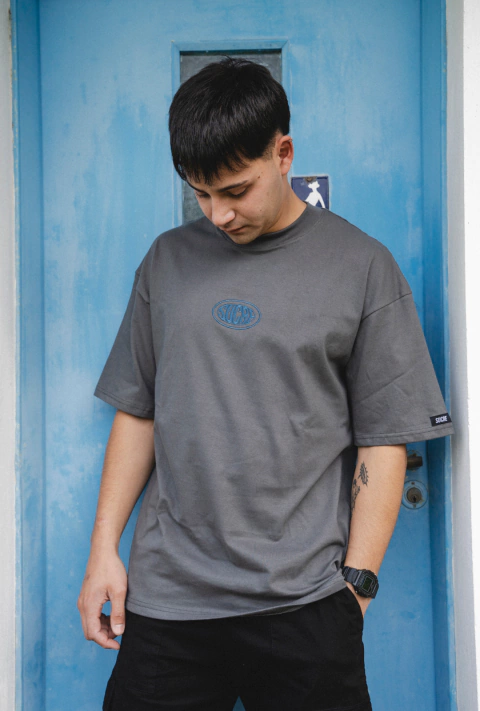 REMERA BULKY GRAY BORDADA - comprar online