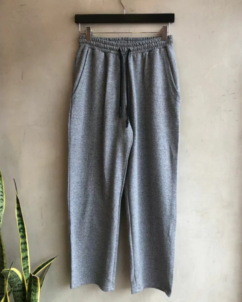 JOGGIN RECTO RÚSTICO GRIS