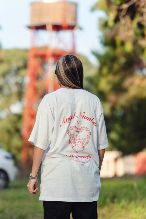 REMERA OVERSIZE ANGEL WHITE