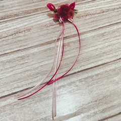 Prendedor Rococó pimpollos grandes tono rosa viejo