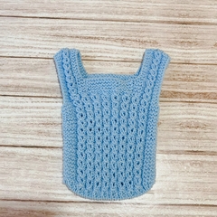 Chalequito hecho a mano celeste