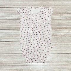 Body musculosa blanco con ramito de rosas