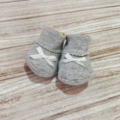 Escarpines de algodón con terminación picot gris melange
