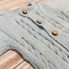 Saquito tejido en hilo de algodón ochitos celeste - comprar online