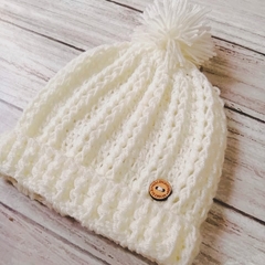 Gorrito tejido a mano color natural - comprar online
