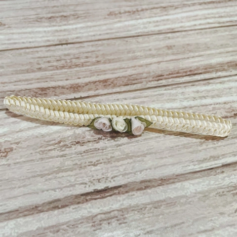 Vincha tocado natural 3 pimpollitos a tono