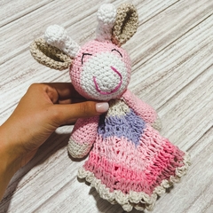 Muñeco de apego jirafita sonriente