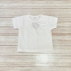Remera total white