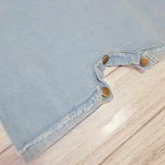 jardinero de jeans en celeste en internet