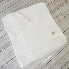 Mantita & gorrito marfil tejido en hilo - comprar online