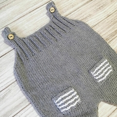 jardinero con bolsillitos en gris - comprar online