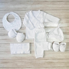 ajuar de bienvenida box en blanco
