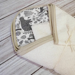 toallon con capucha selva en gris - comprar online