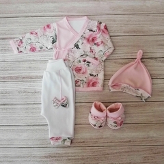 ajuar de bienvenida rosas con moño
