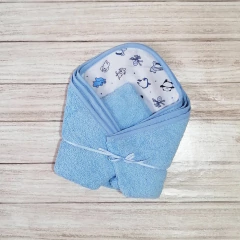 toallon con capucha pingüinito celeste