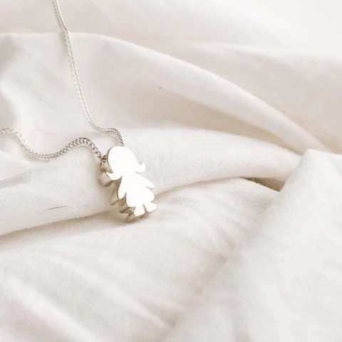 Dije pasante NENA con cadena