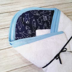 Toallon con capucha tiburones - comprar online