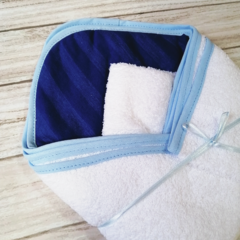 Toallon con capucha rayado combinado - comprar online